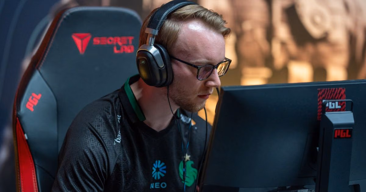 Настройки TeSeS в CS2: сенса 1600 DPI / 0.5, прицел, eDPI 800